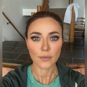 Meet your Posher, Janine